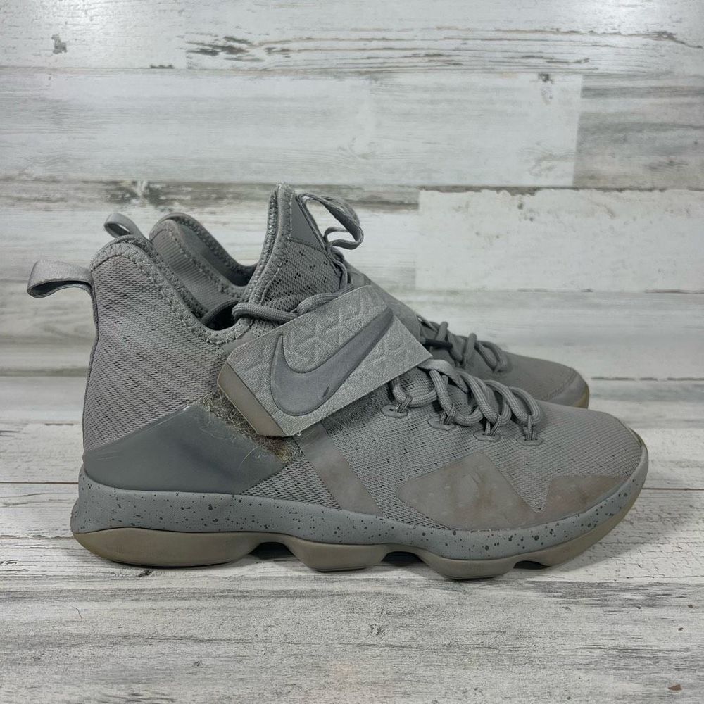 Nike Lebron James Mens 11.5 silver